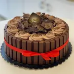 Kit Kat Cake With Cream( 10Person )